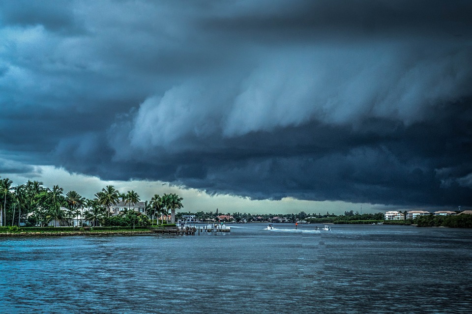 Потепление на Земле вызовет «медленные» разрушительные ураганы, предупреждают ученые