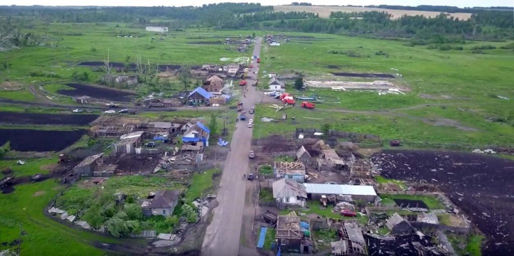 Константиновку снесло. Видео разрушенной ураганом деревни в Кузбассе