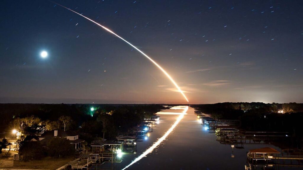 На видео попало, как земная атмосфера «отбила» метеорит от планеты
