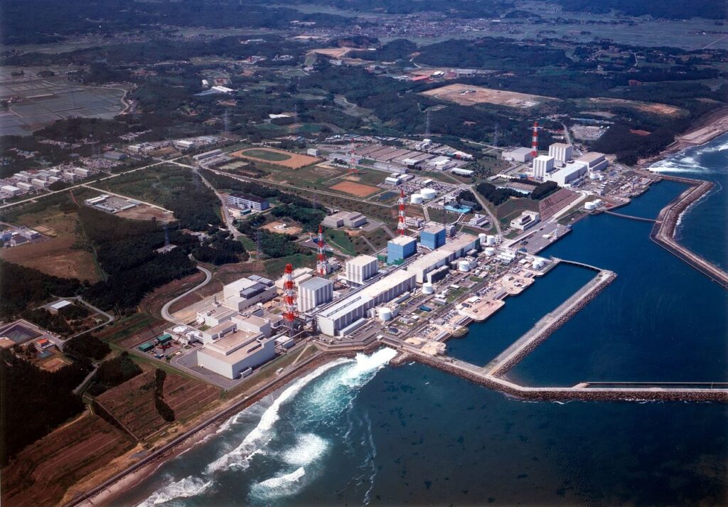В Японии приняли решение сбросить воду с АЭС Фукусима в океан