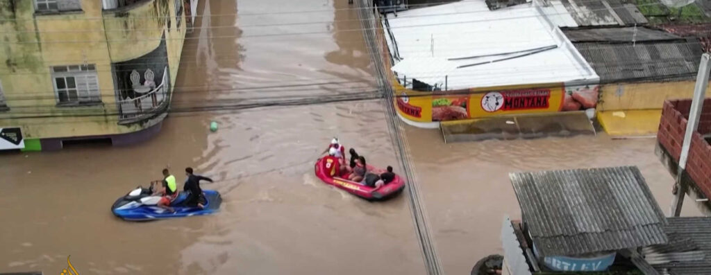 В Бразилии из-за наводнения эвакуированы десятки тысяч людей