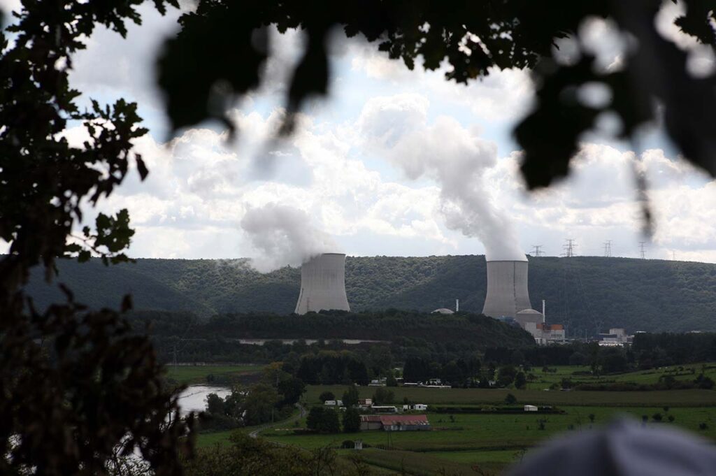 Во Франции из-за аномальной жары отключили несколько атомных реакторов